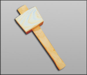 RR  083 : Wooden Mallet